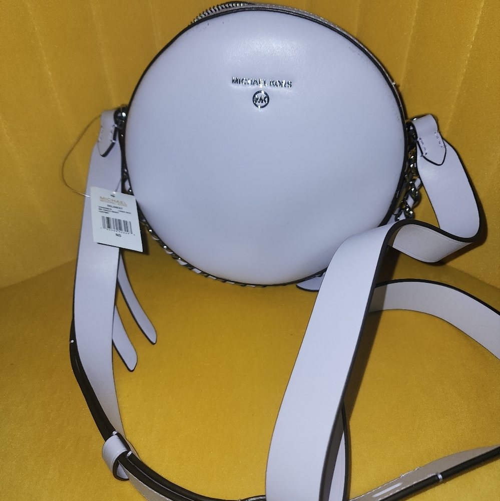 ((NWT))Michael Kors Delancey Medium Leather Canteen Crossbody Bag
